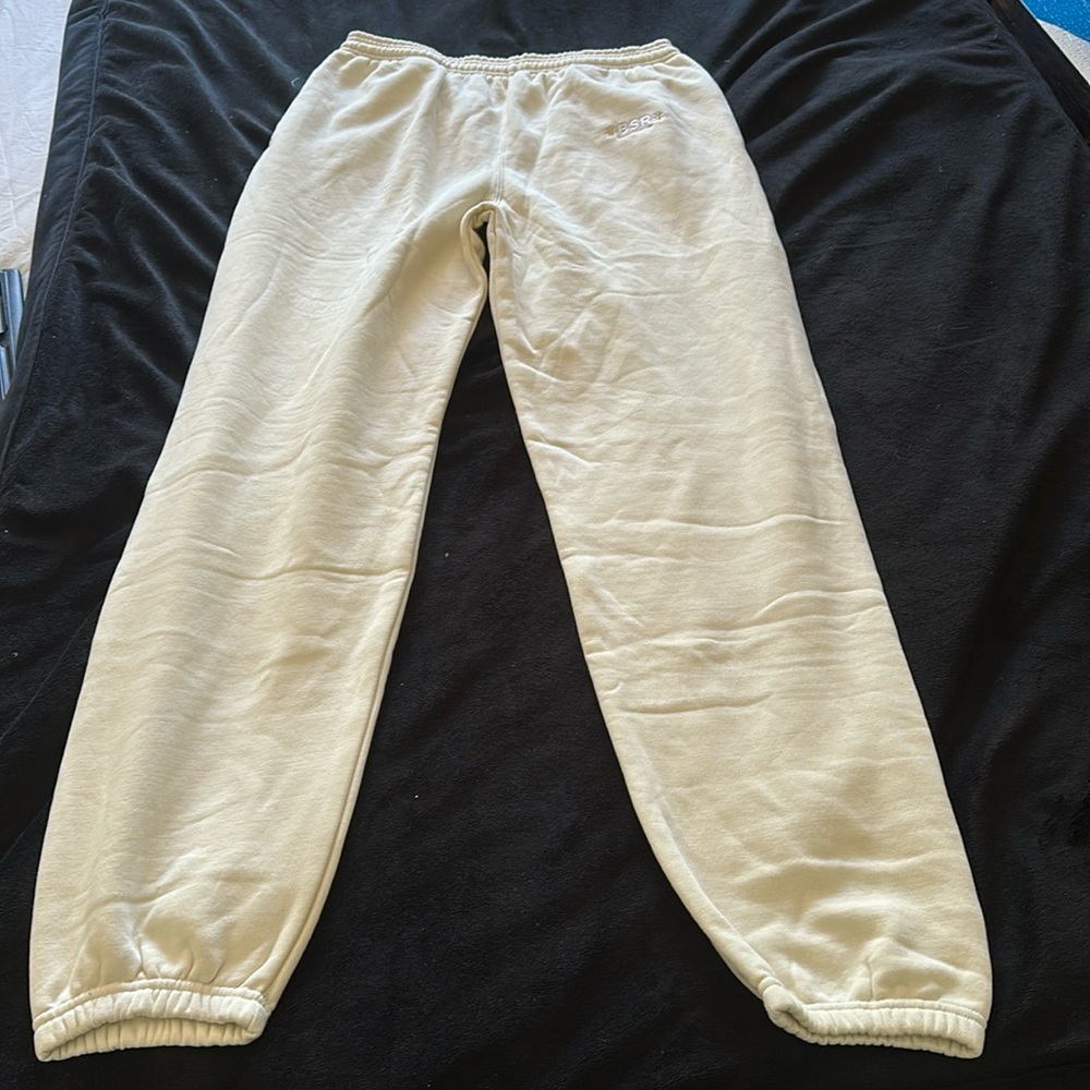 Everyday sweatpants bone, by Sami Ryan